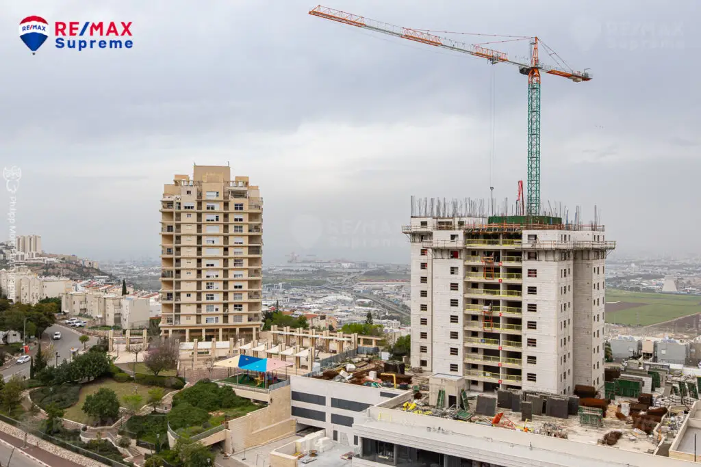נוף 1